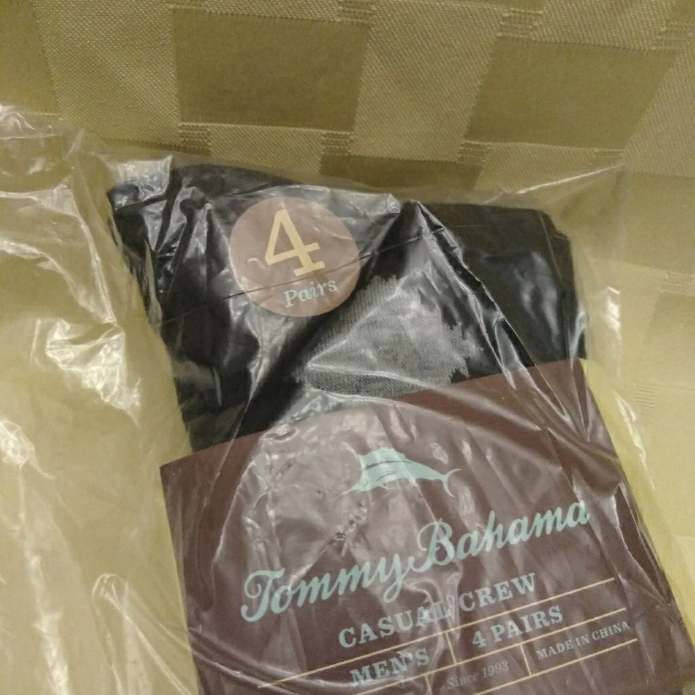 Tommy Bahama  casual crew socks